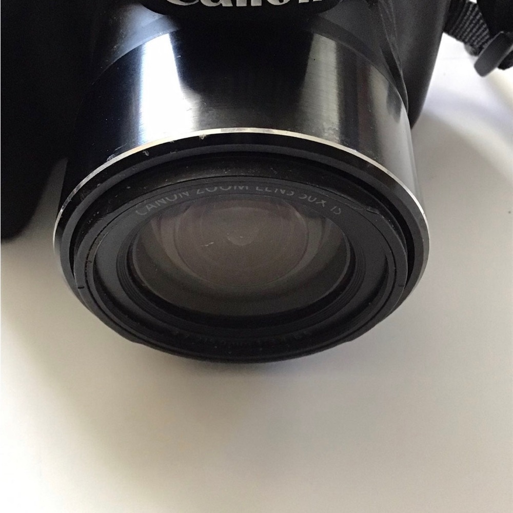 Canon camera - Picture 2 of 8